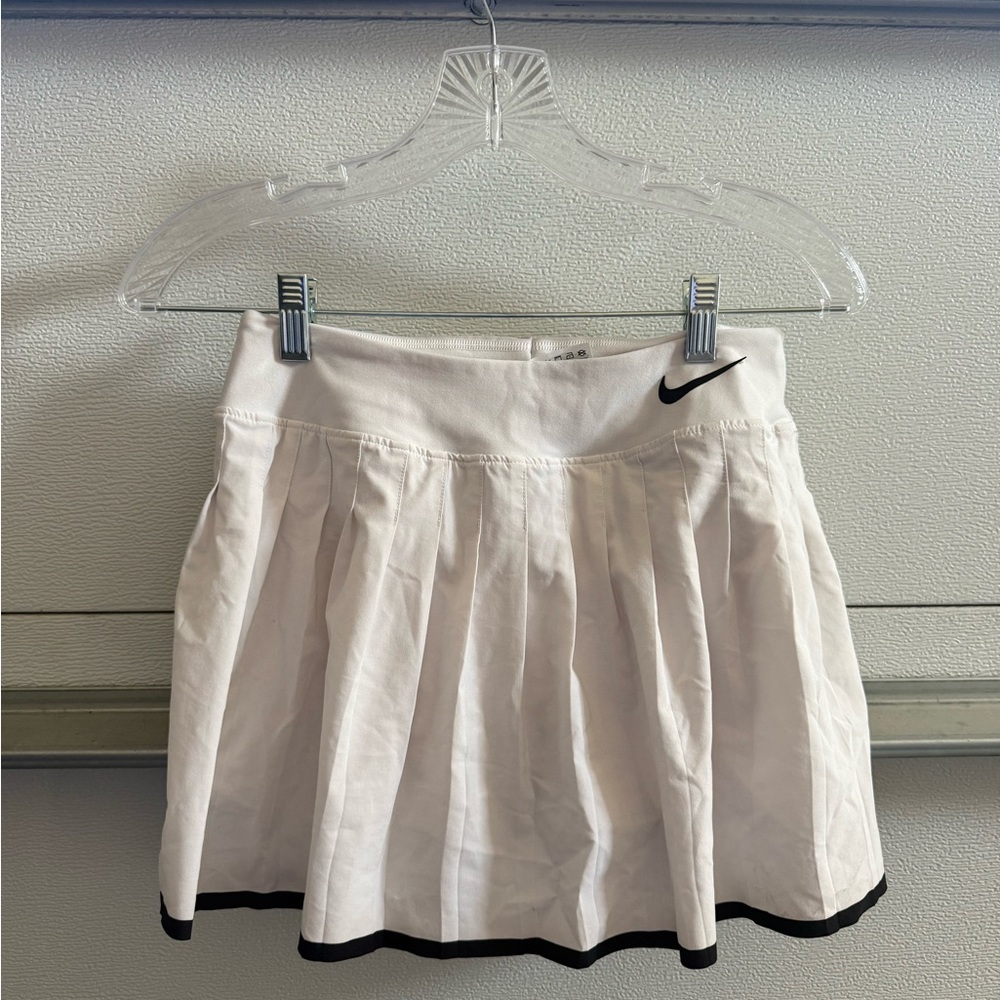 Nike White Pleated Tennis Skirt with Black Edge